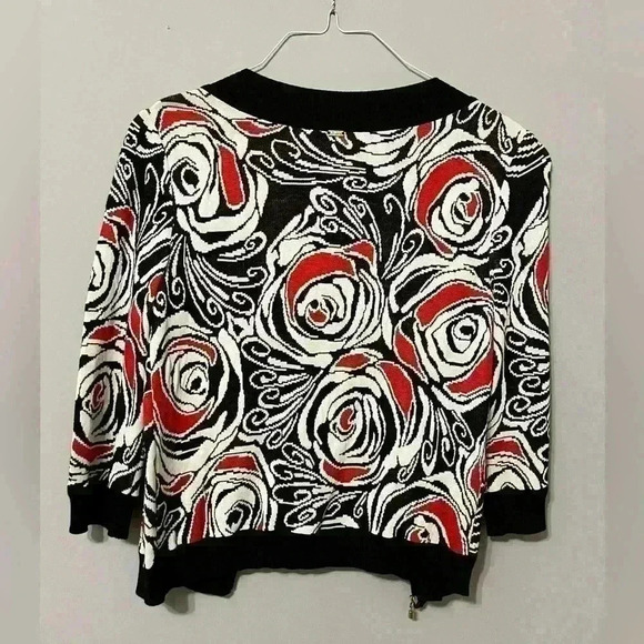 St.John (Black Label) Rose Print Knit 3/4 Sleeve Cardigan Size P - Picture 3 of 14